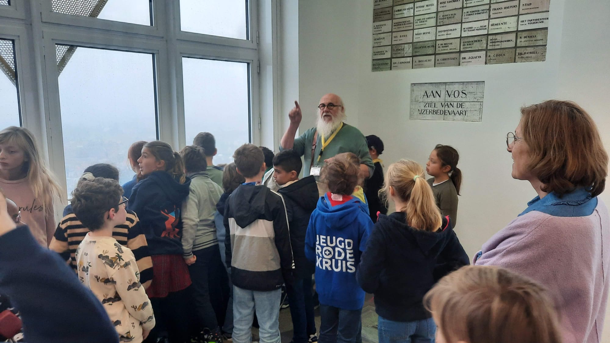 L4 bezoekt de IJzertoren en de Dodengang.