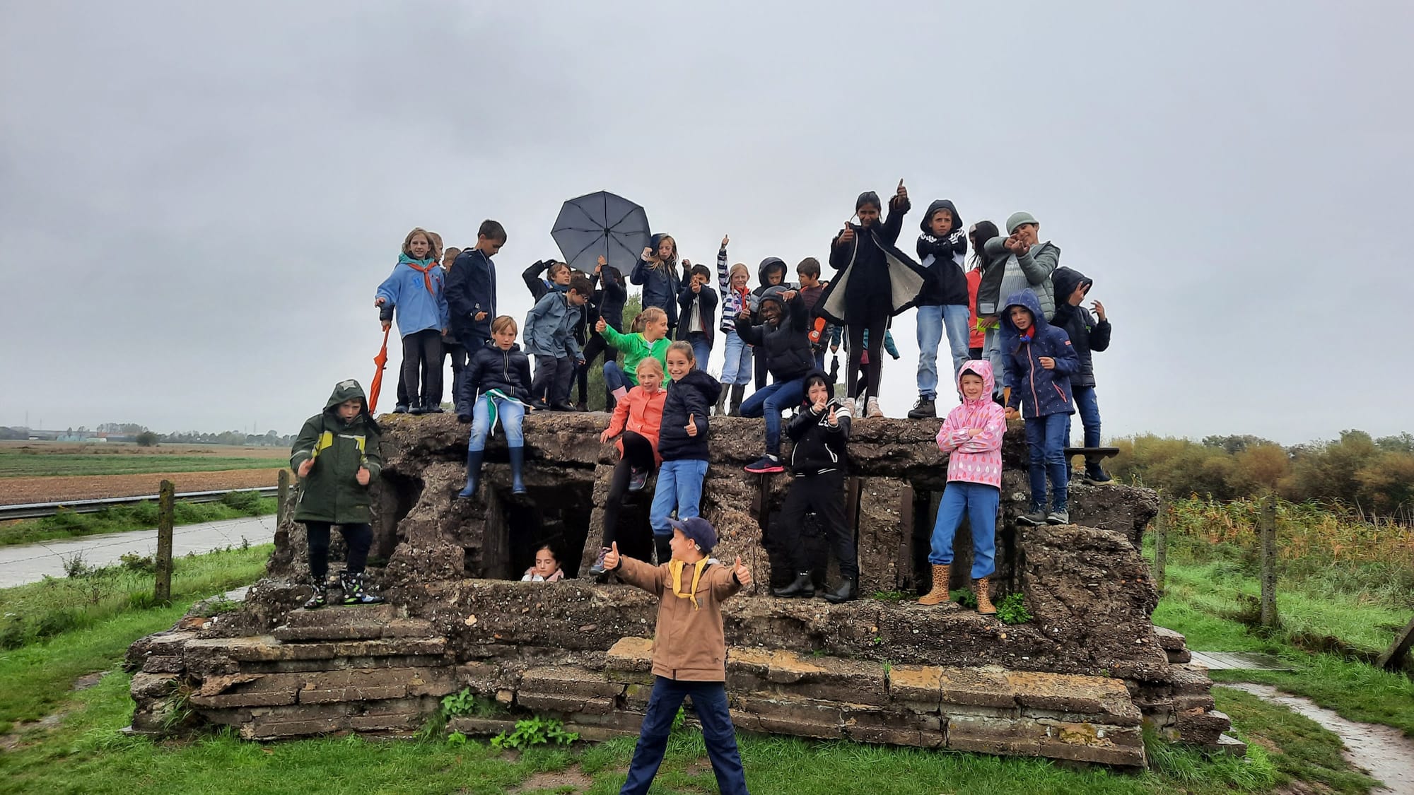 L4 bezoekt de IJzertoren en de Dodengang.