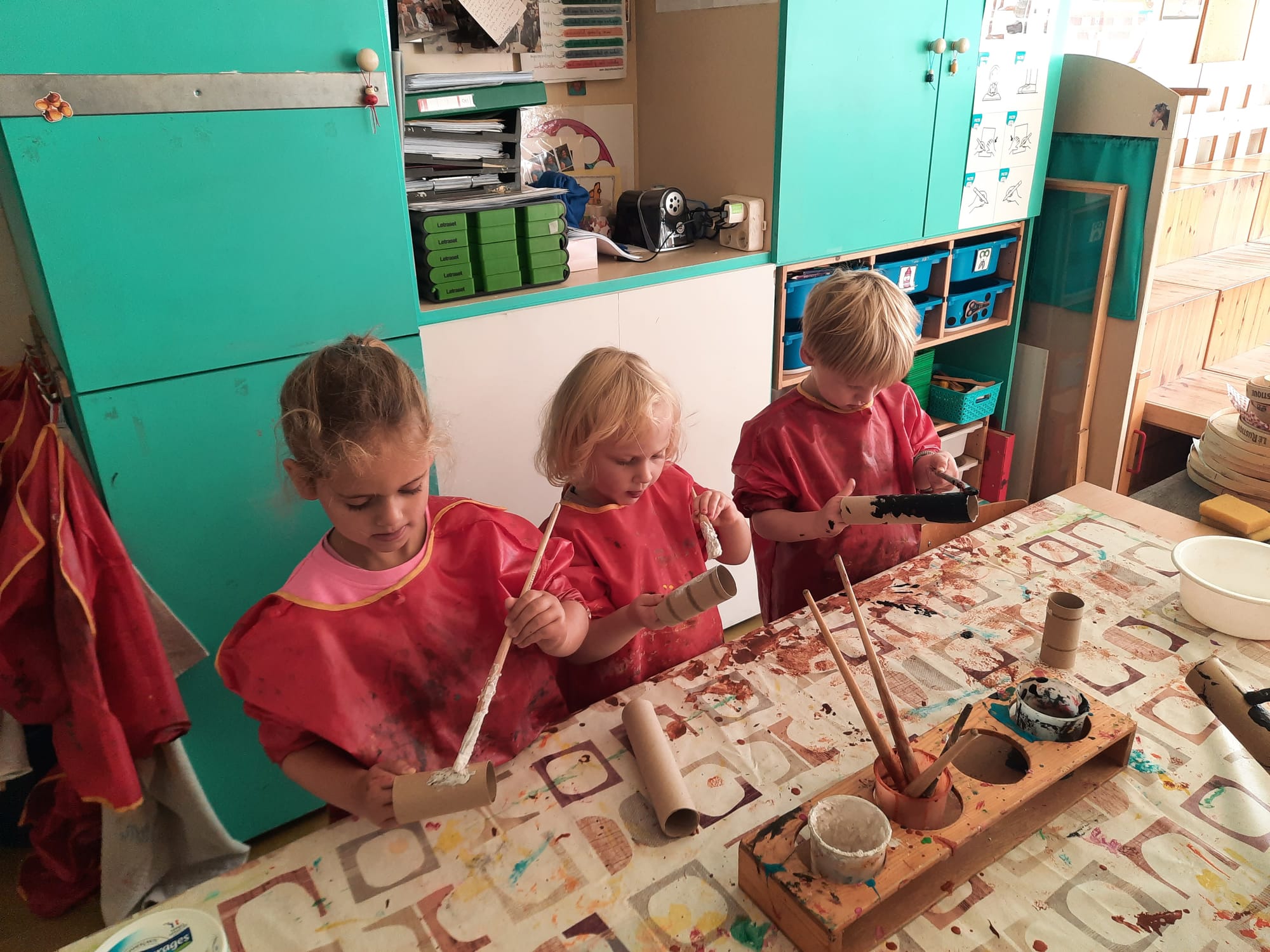 Wie zag die kleine vriendjes al op onze school....