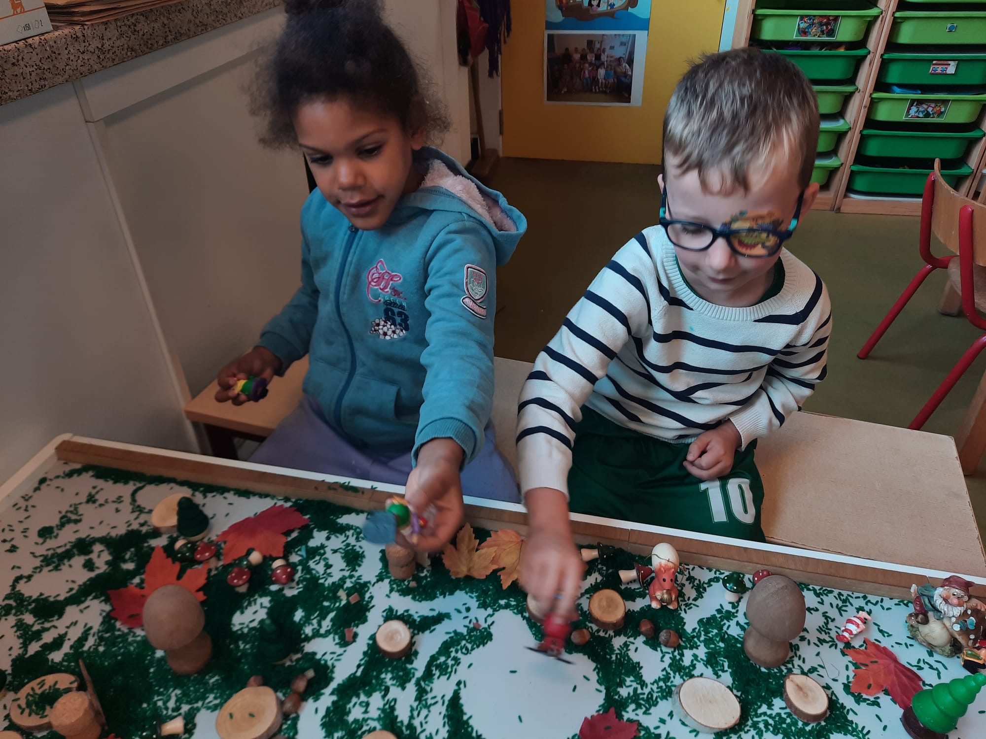 Wie zag die kleine vriendjes al op onze school....