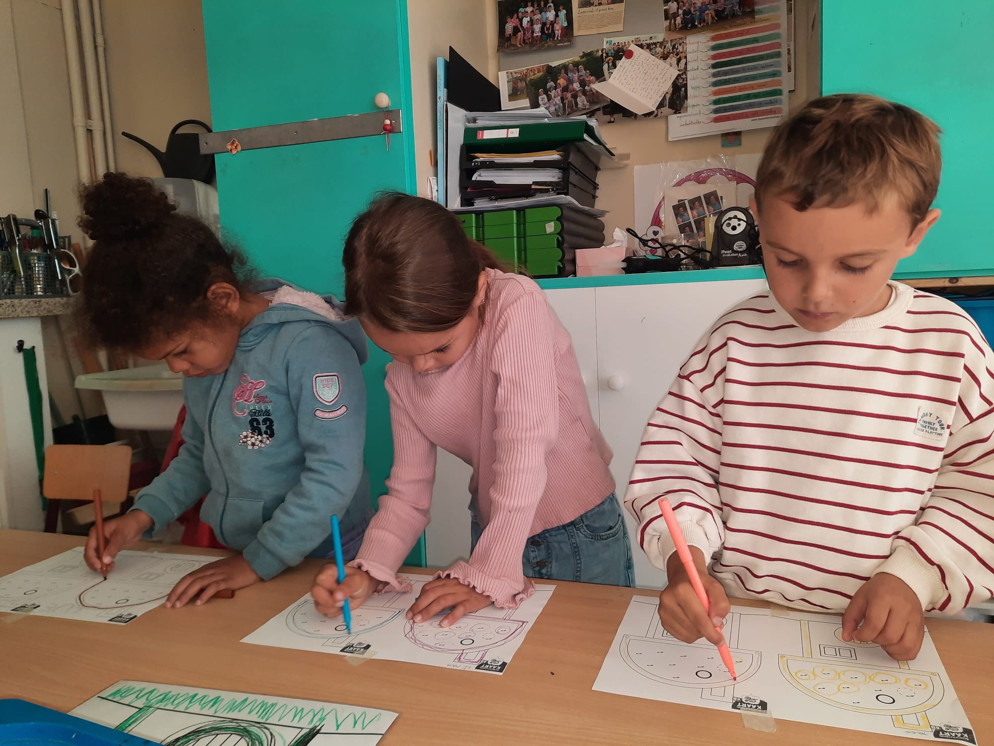 Wie zag die kleine vriendjes al op onze school....