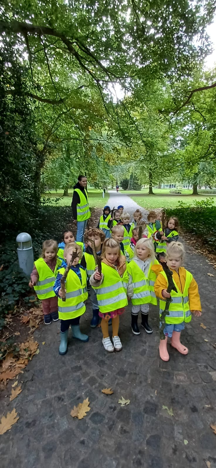 Wie zag die kleine vriendjes al op onze school....