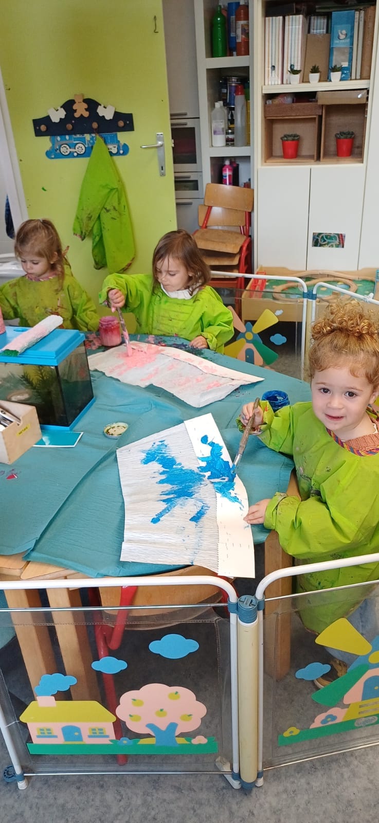 Wie zag die kleine vriendjes al op onze school....