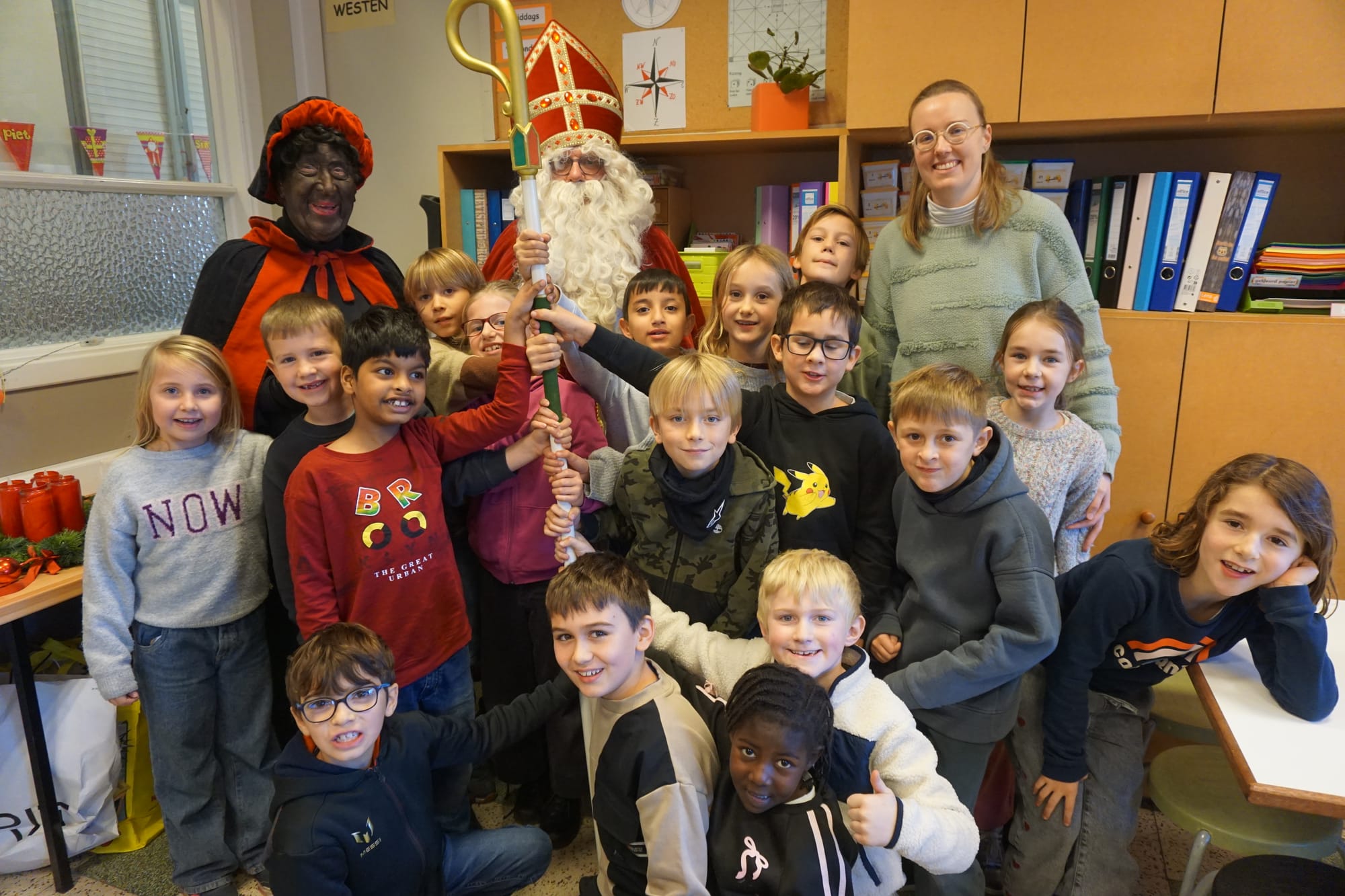 Hij komt, hij komt, de goede lieve Sint!