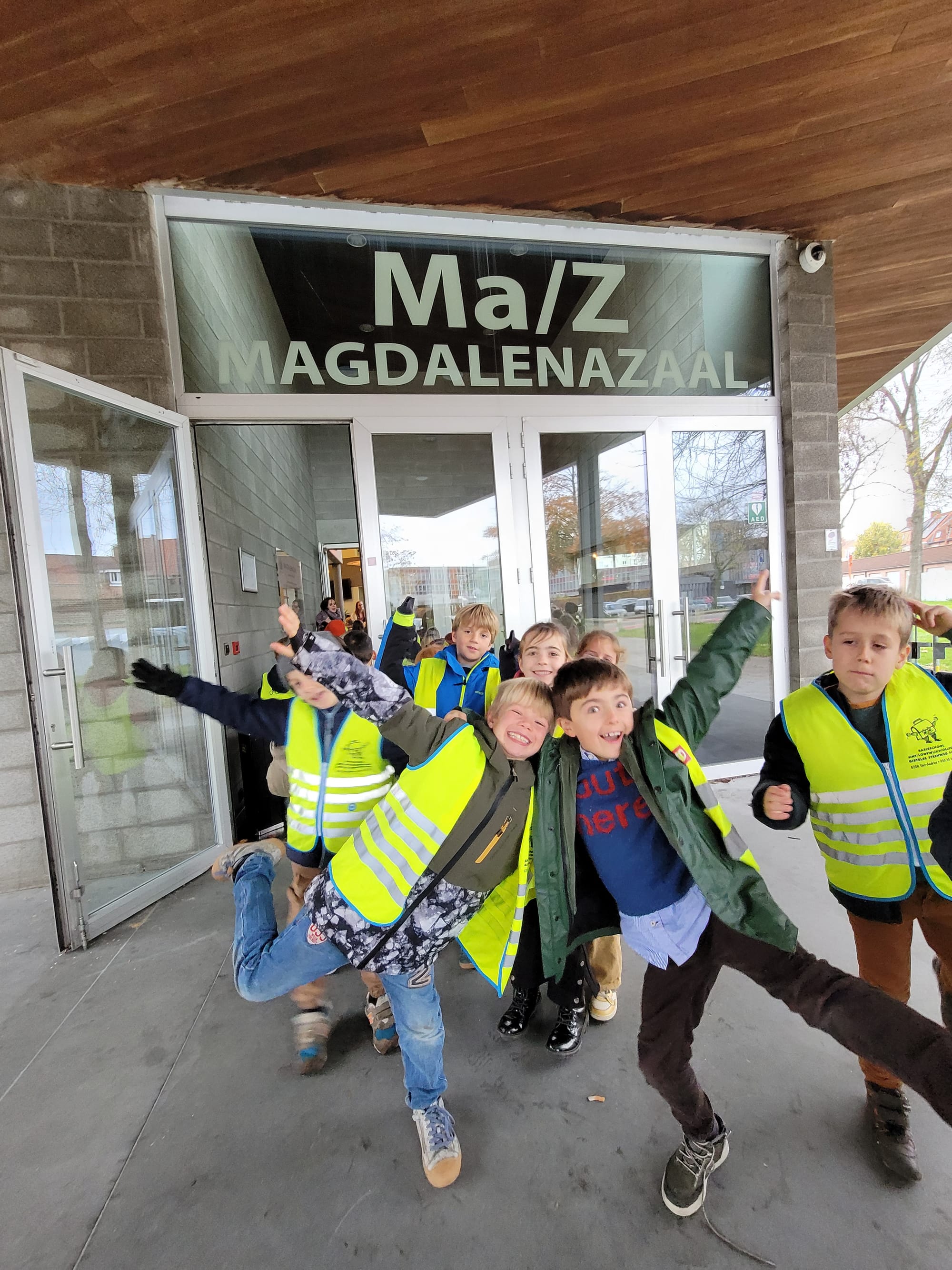 De leerlingen van L2 gingen naar het toneel!