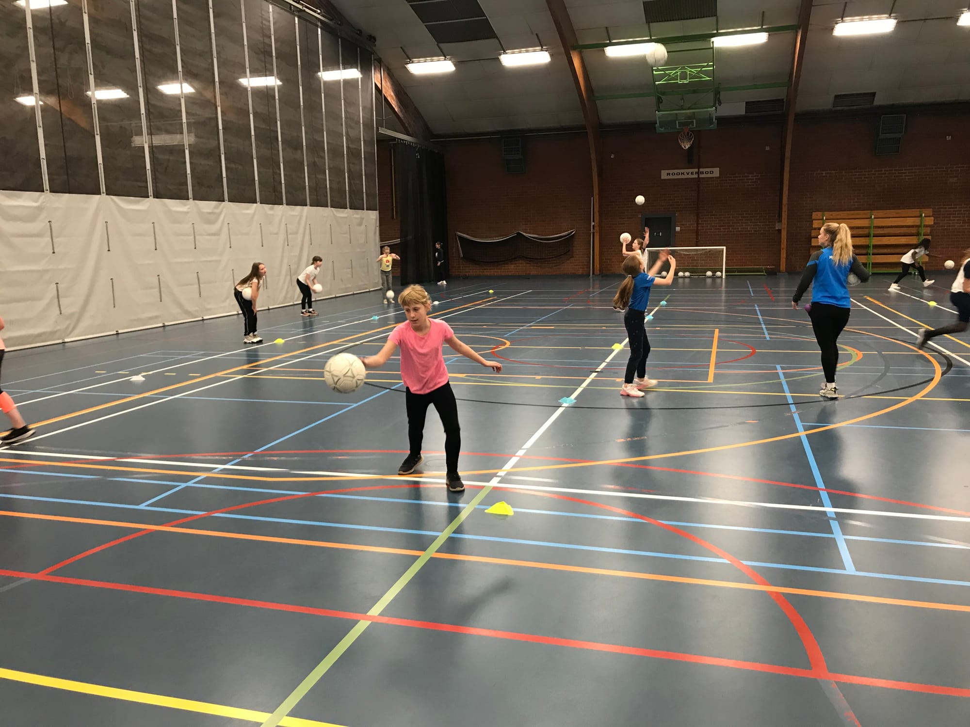 Voetbalinitiatie voor meisjes in de KK