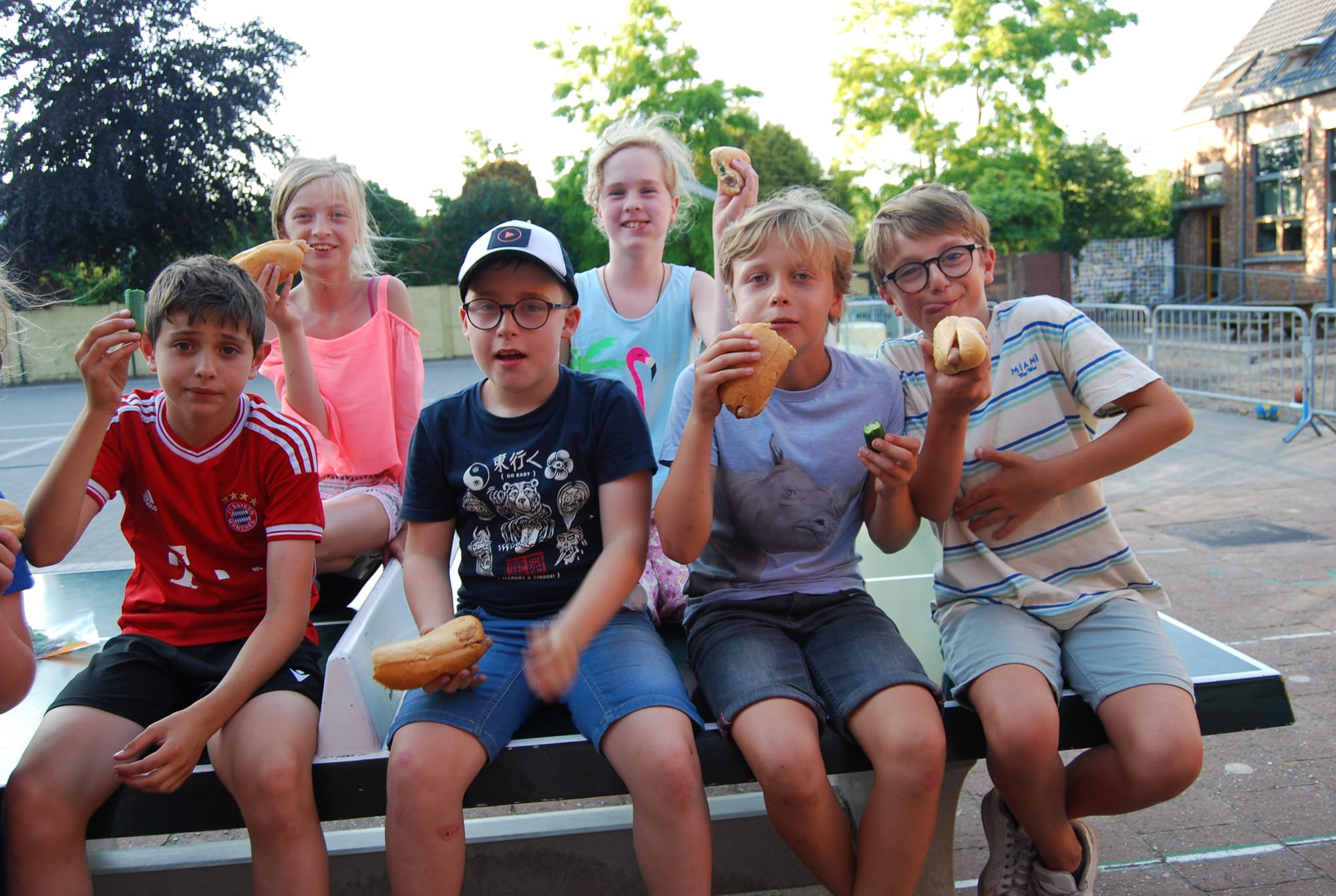 L4 verkent Brugge en overnacht op school.