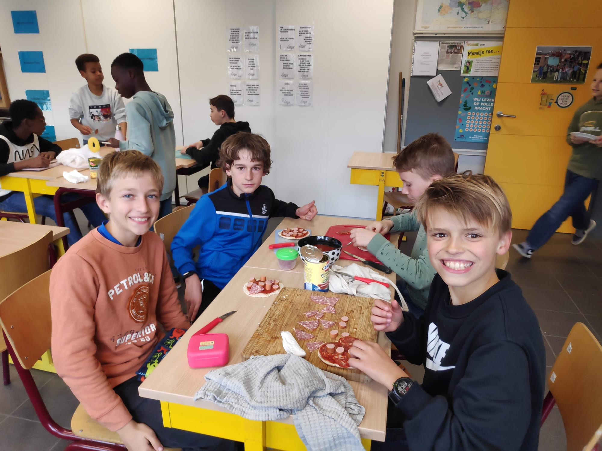 L6B maakt pizza's