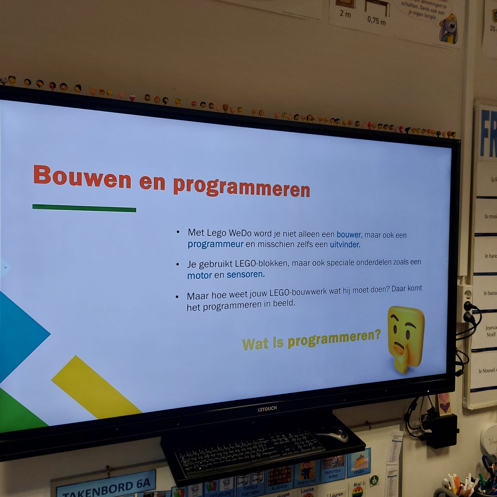 De leerlingen van L6A leren programmeren.