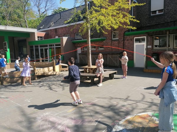 Speelplaatsspelen