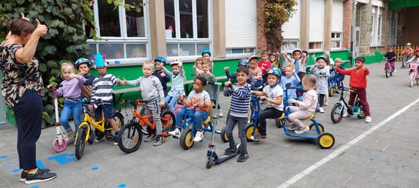 Fietsdag voor de kleuters
