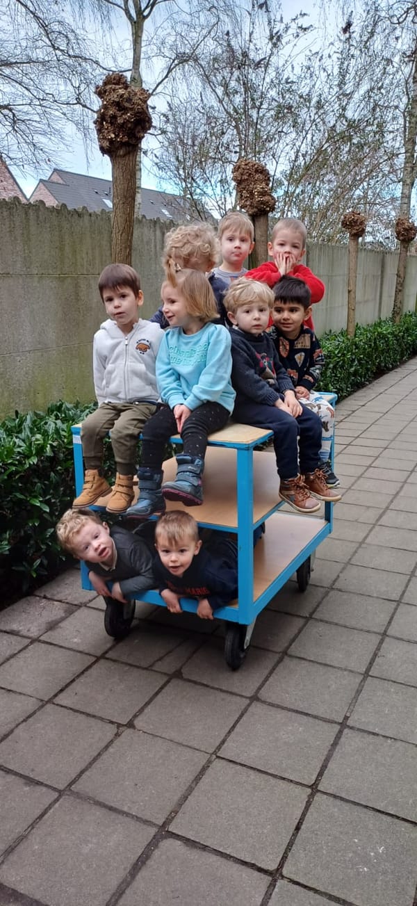 Verhuis! K1 gaat terug naar hun eigen klas :-)