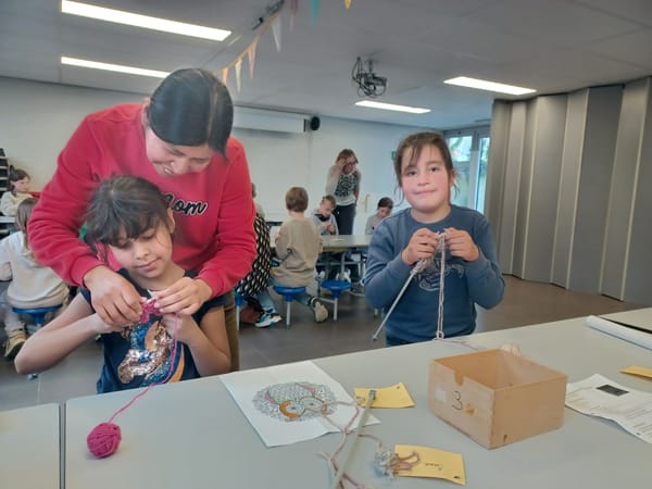 L3 aan het breien